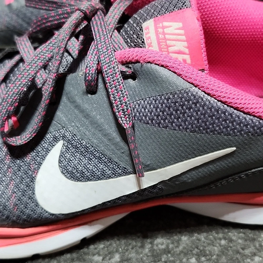 NIKE FLEX TRAINER 5 GRAY & PINK WHITE SWOOSH ATHLETIC SHOES 9.5